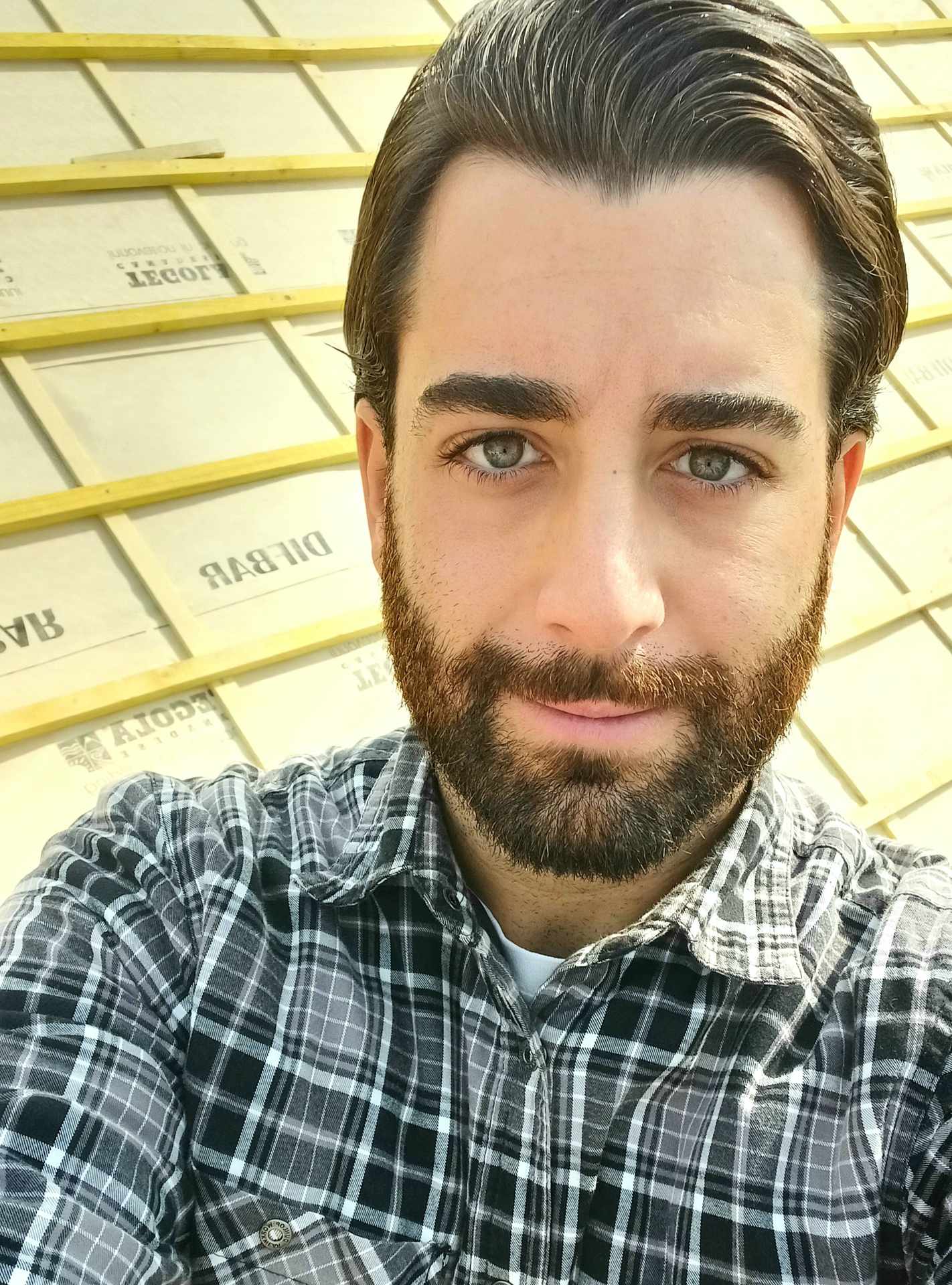 Drone d'inspection de toiture en vol